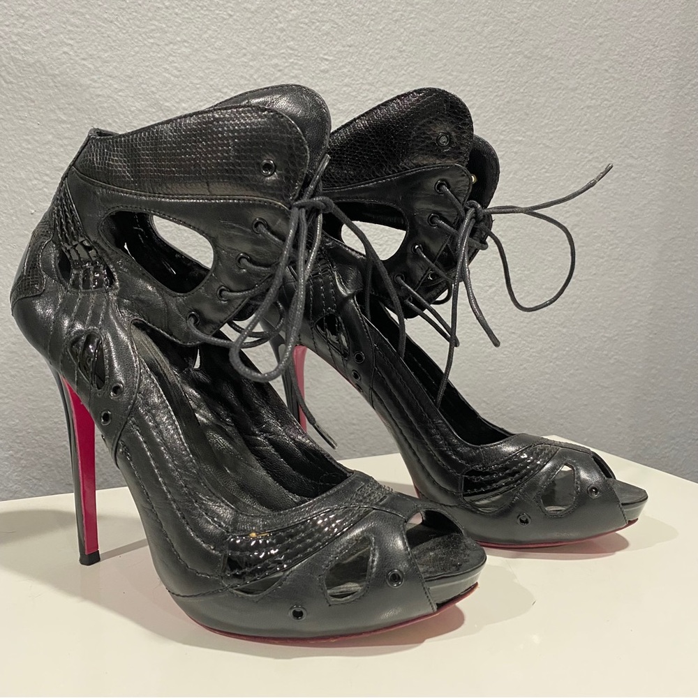 ALEXANDER MCQUEEN Black Lace Up Ultra High Butterfly Heel Pumps Shoes